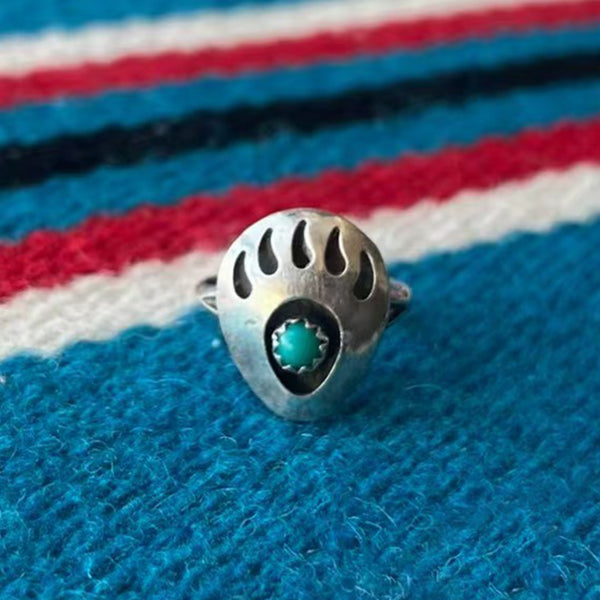 Sterling Silver Bear Paw Ring with Turquoise – Vintage Southwestern Native-Inspired Jewelry