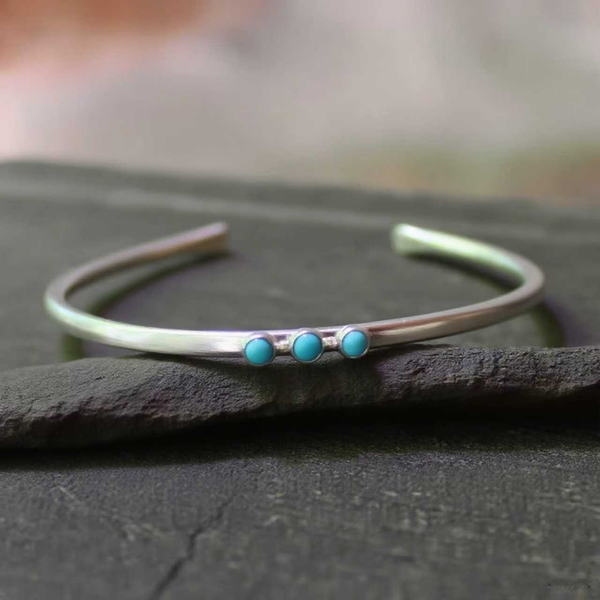 Handcrafted vintage adjustable cuff bracelet for women with Kingman turquoise