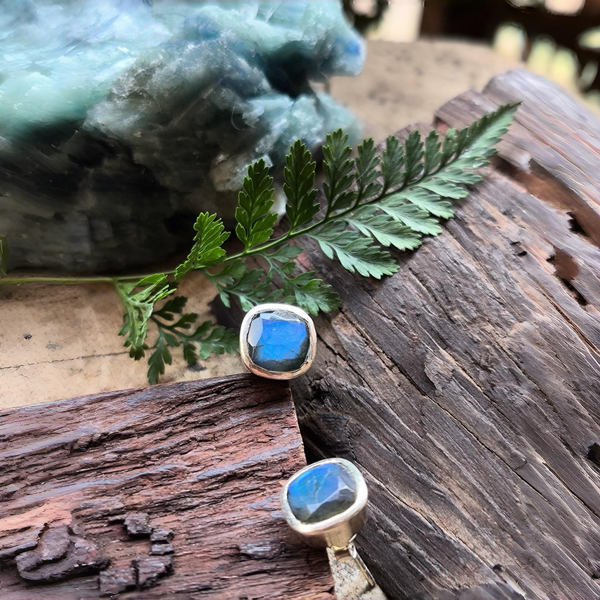 Handmade Bohemian Silver Stud Earrings Inlaid with Labradorite