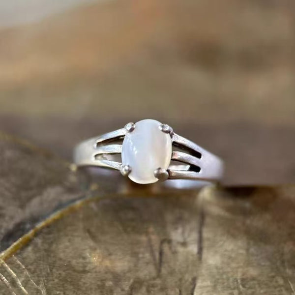 Handmade Bohemian Style 925 Sterling Silver Oval Mother-of-Pearl Women's Ring