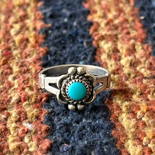 Floral Turquoise Ring – Vintage Sterling Silver Southwestern Flower Design Band