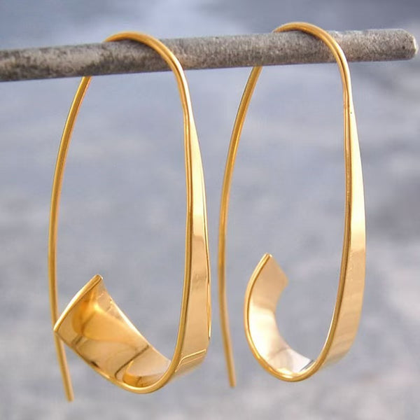 Contemporary Curved Ribbon Hoop Earrings – Sculptural Gold-Tone Modern Drop Jewelry